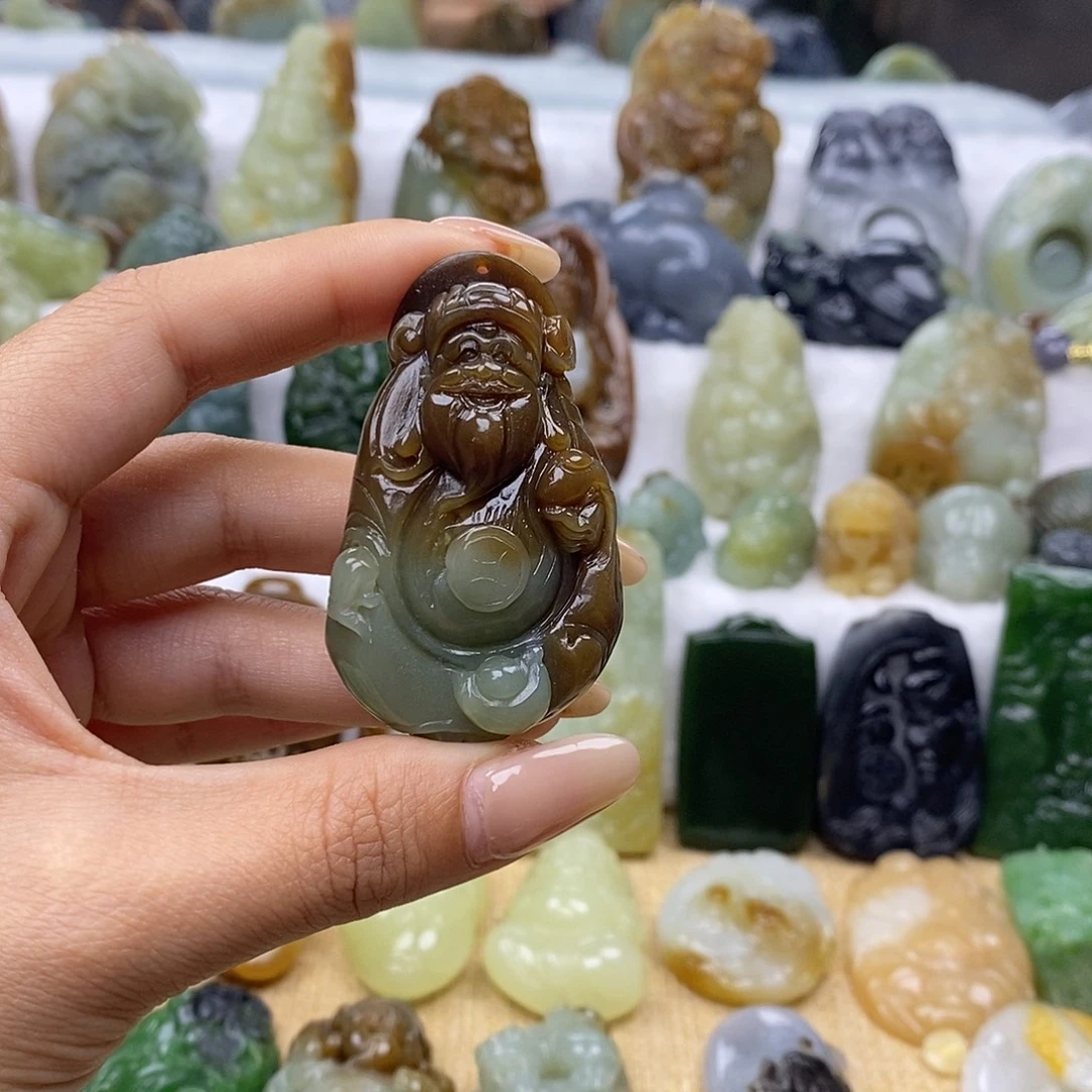 执***念和田玉未镶嵌颈饰