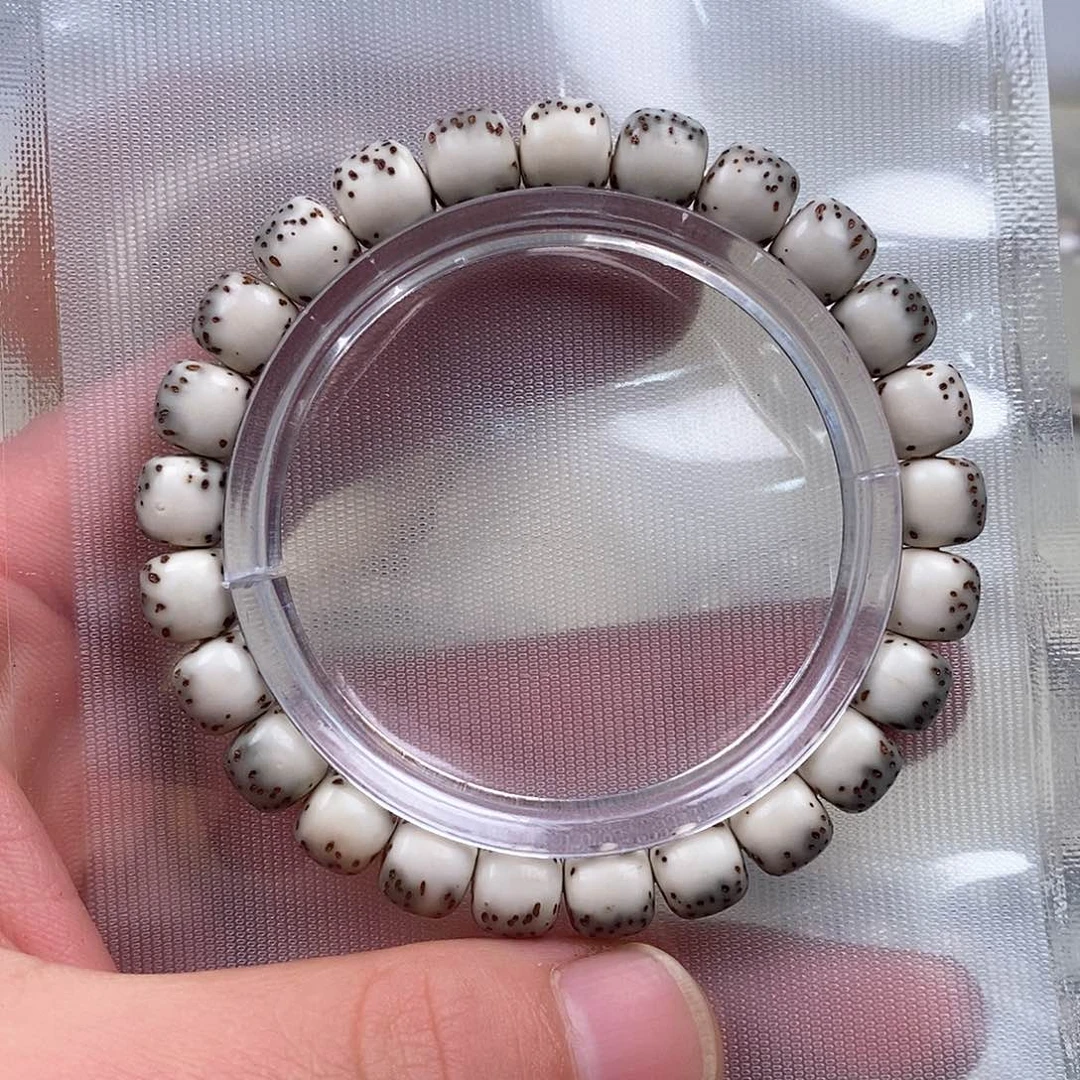 星月菩提手串石玉料河豚