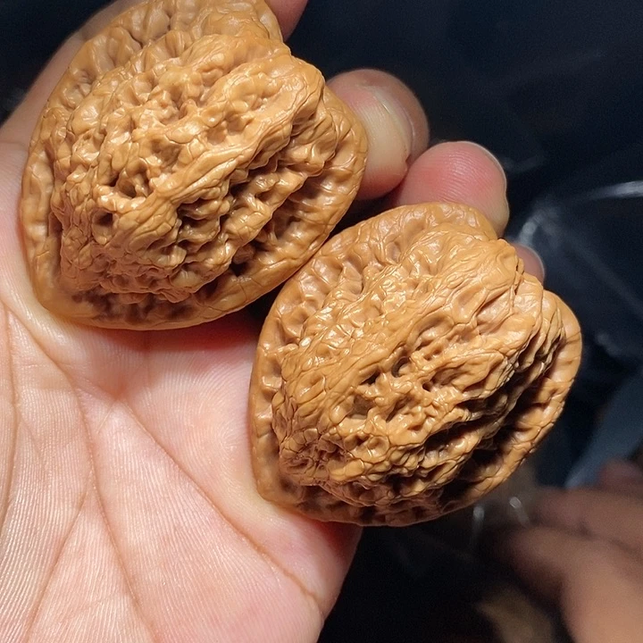 【闪购商品】文玩核桃吊坠金公子