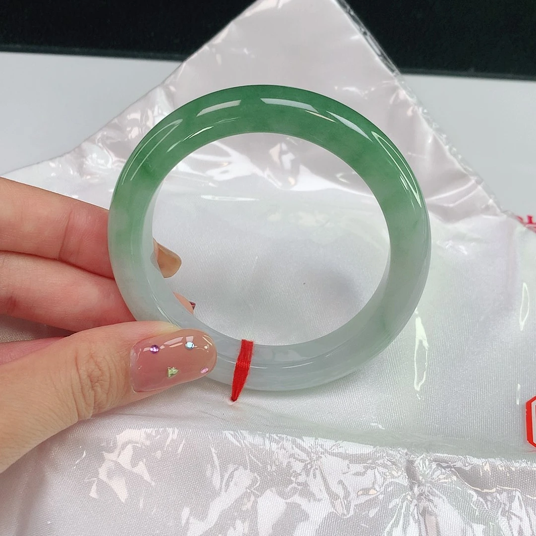 翡翠手镯未镶嵌天然翡翠A货402