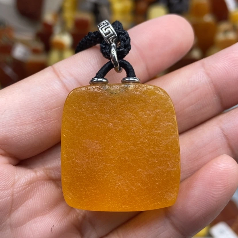 【闪购商品】琥珀颈饰未镶嵌