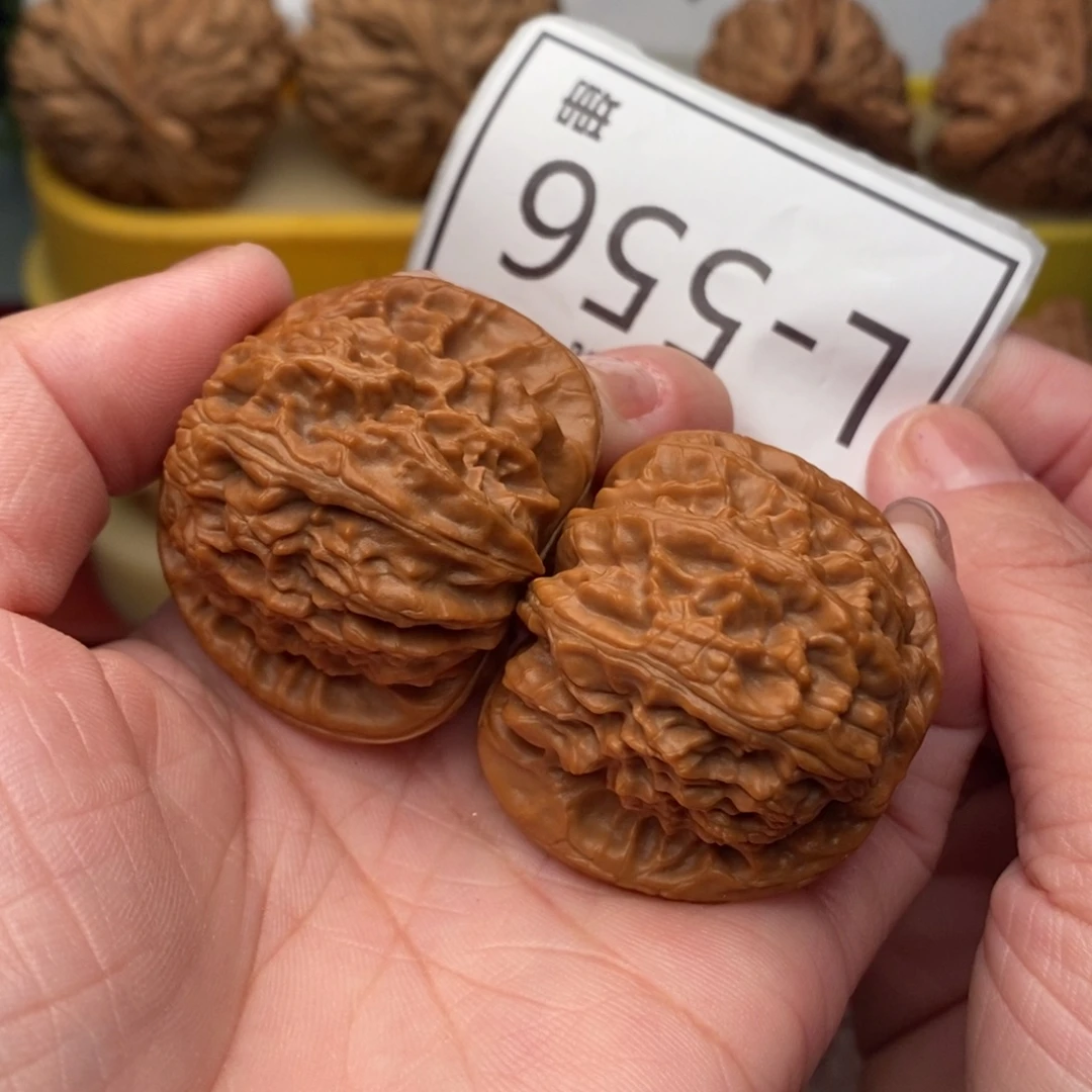 文玩核桃把件狮子头40….