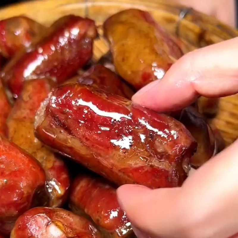 四川正宗麻辣五香排骨香肠川渝农家特色腊味柴火烟熏川味排骨香肠