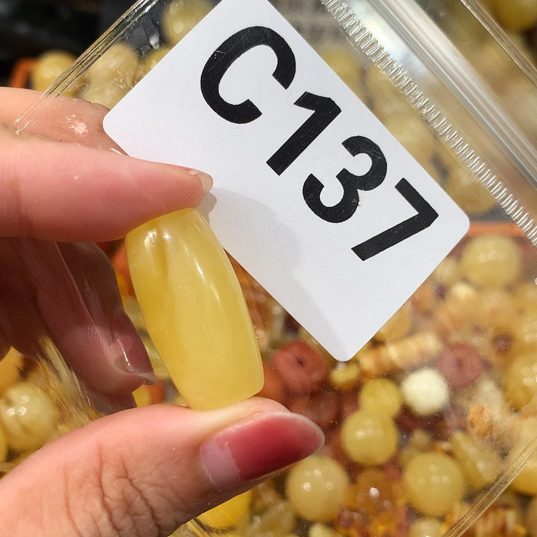 未镶嵌琥珀珠宝奇石