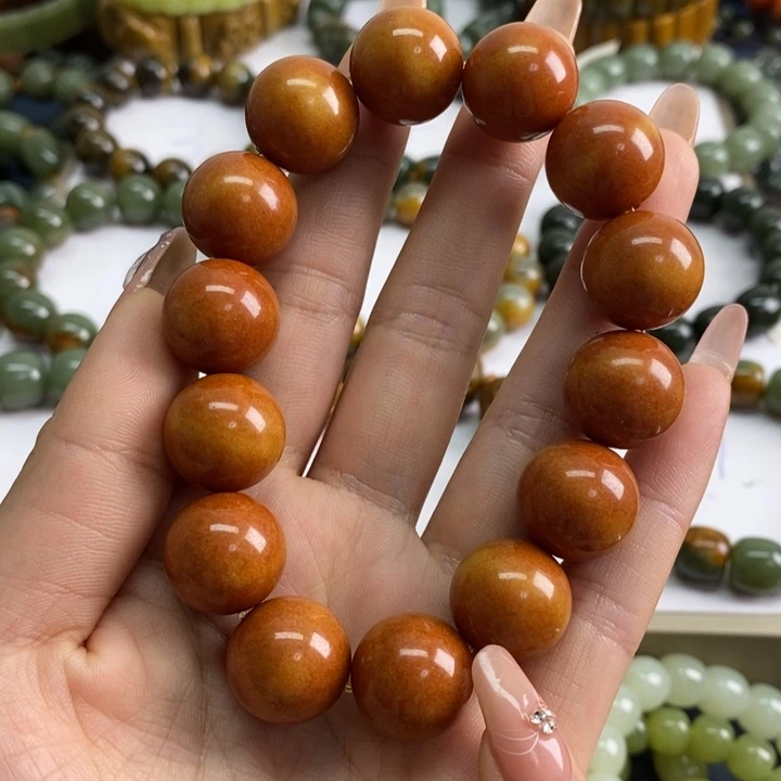 未镶嵌透闪石质玉珠宝奇石