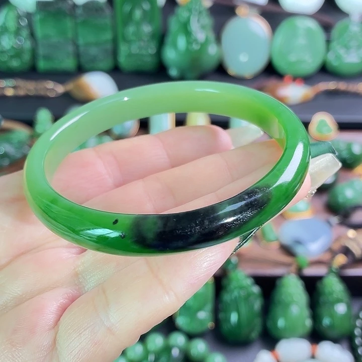 和田玉未镶嵌手镯