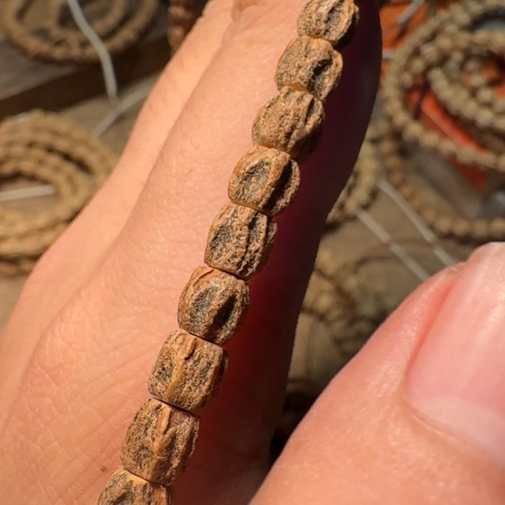 国***荣柏香籽/百香籽吊坠