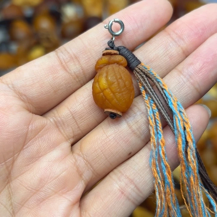 琥珀未镶嵌裸石天然蜜蜡