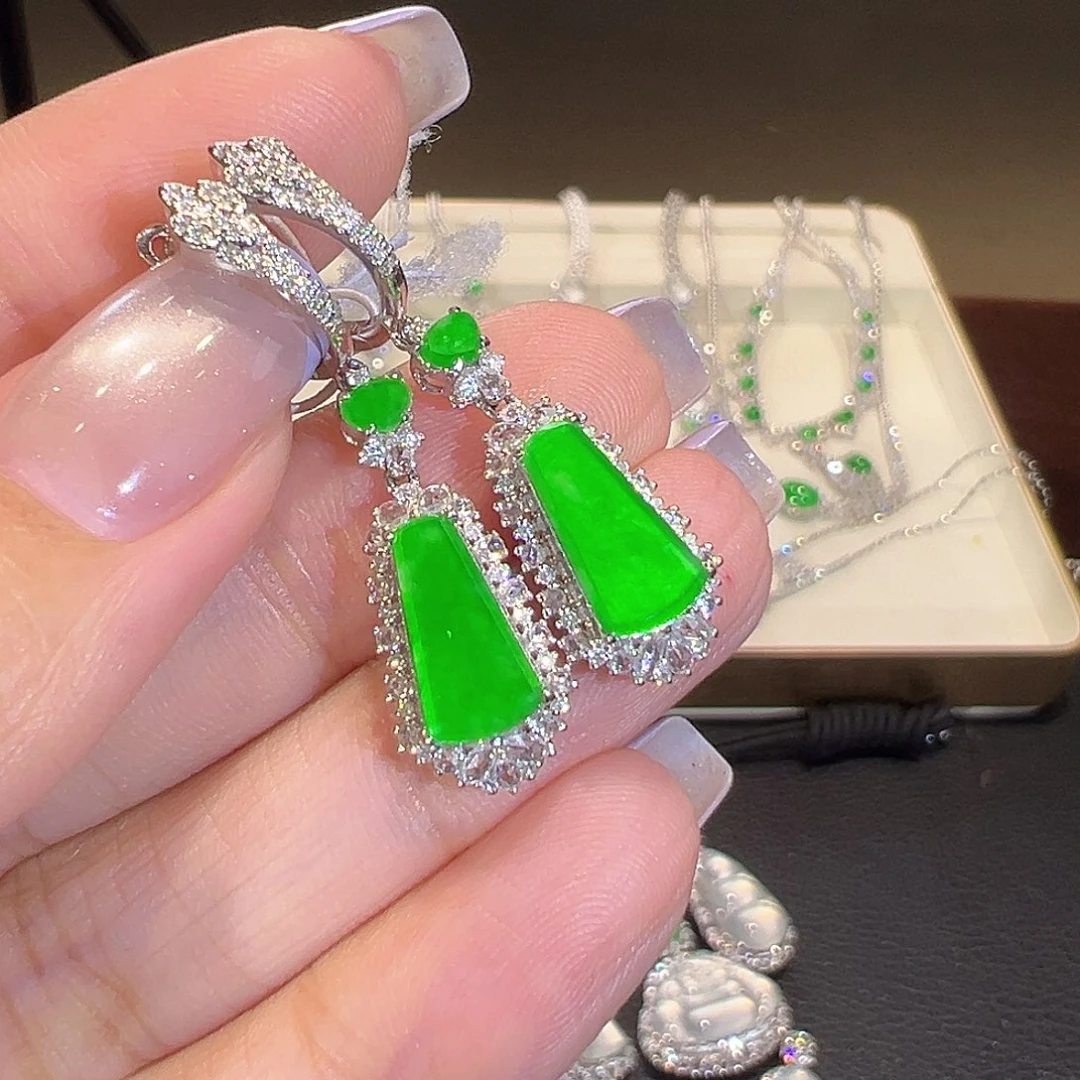 翡翠18K金镶嵌耳环翡翠