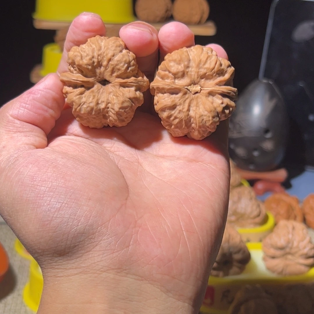 文玩核桃把件?****强山地