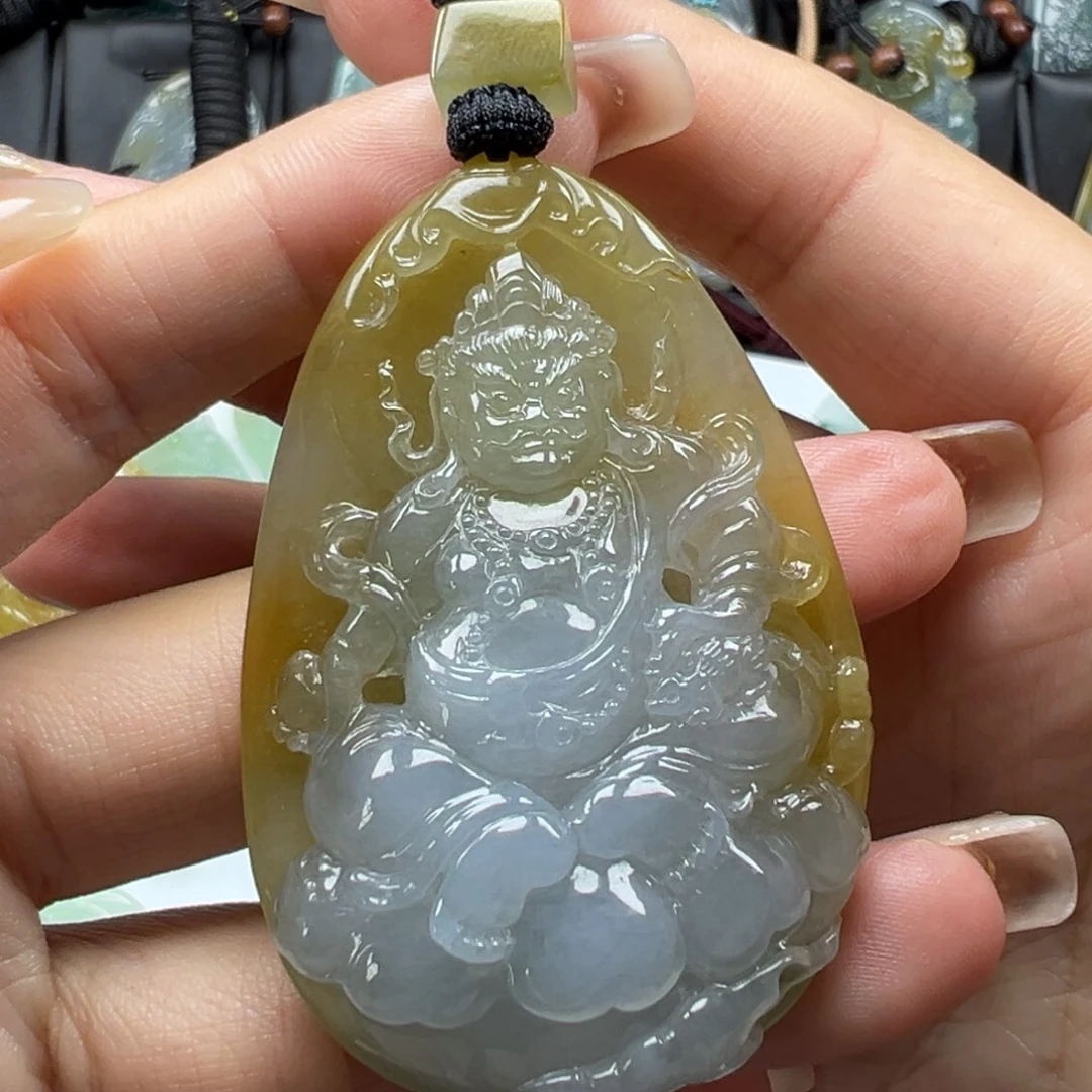 翡翠未镶嵌颈饰黄财神