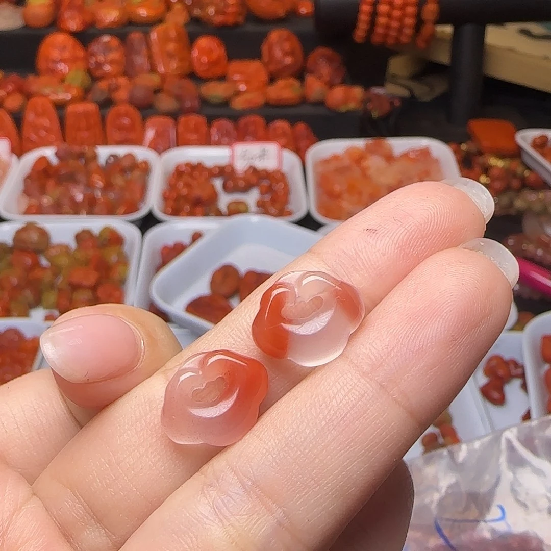 南红玛瑙未镶嵌颈饰