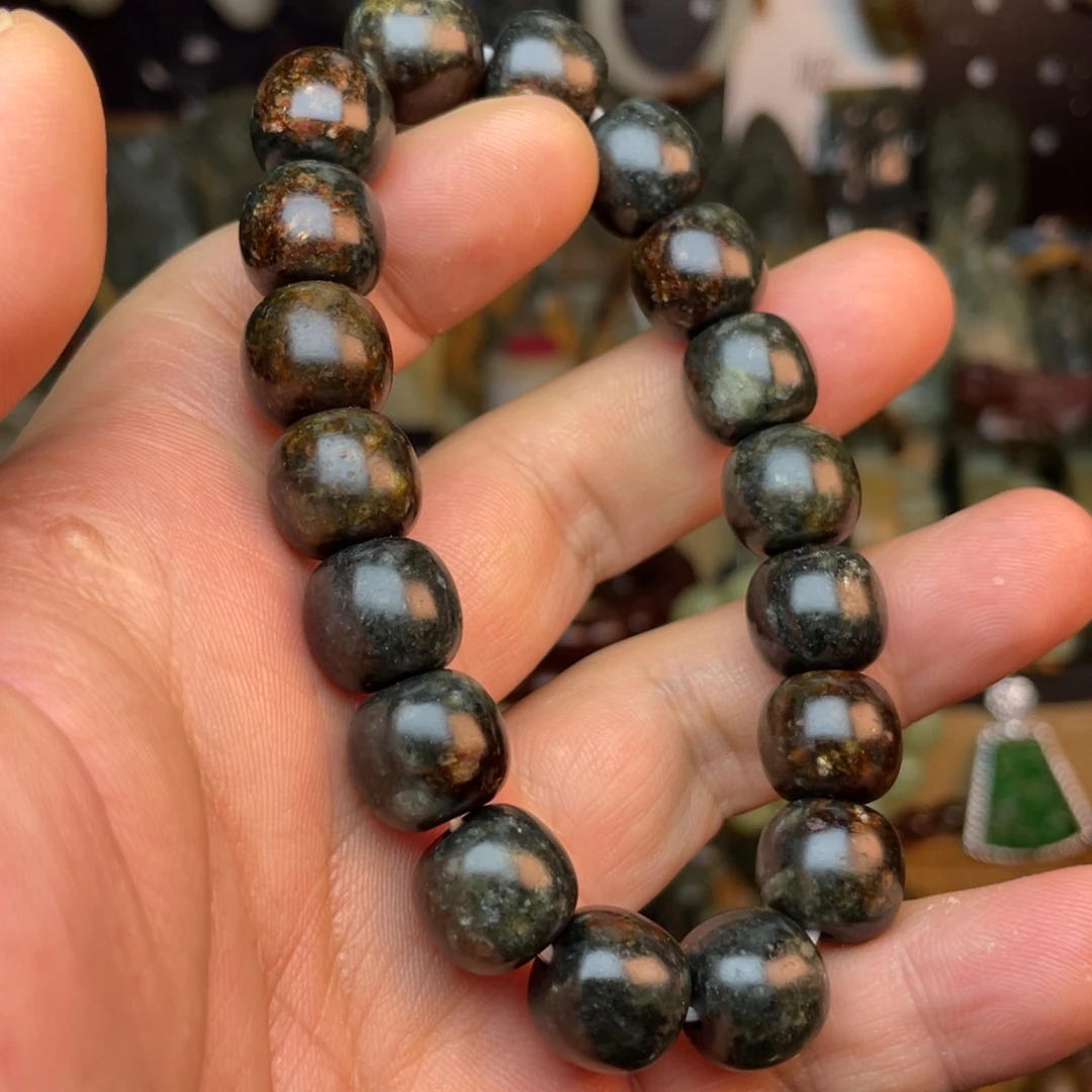 岫岩河磨玉（透闪石质玉）未镶嵌颈饰13×11.5福利