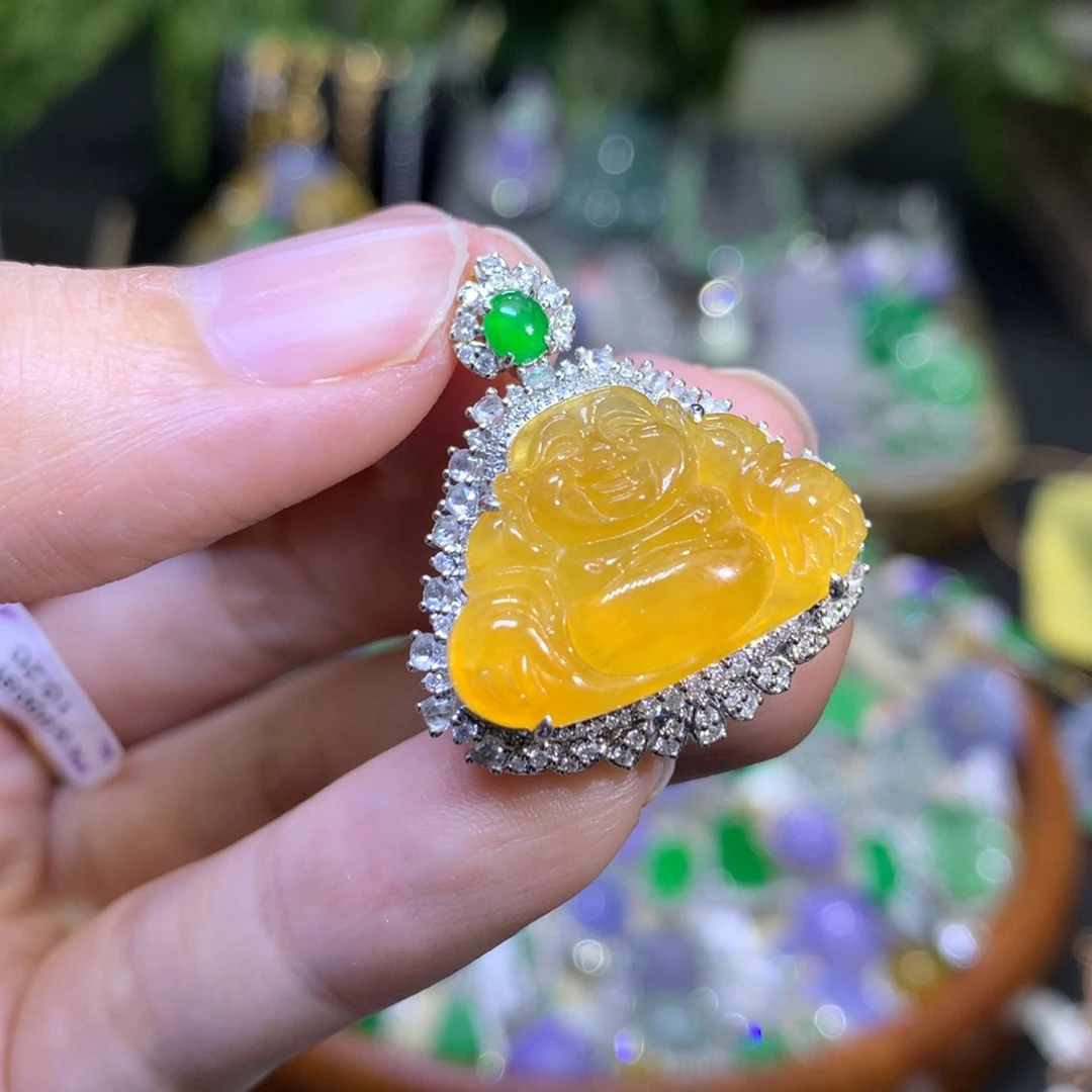 颈饰18K金镶嵌翡翠