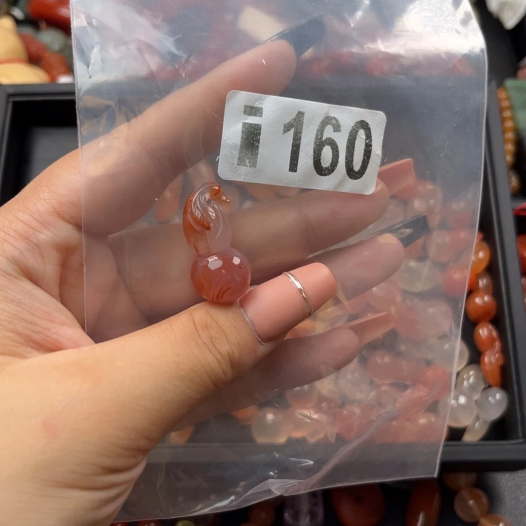 南红玛瑙未镶嵌珠宝奇石