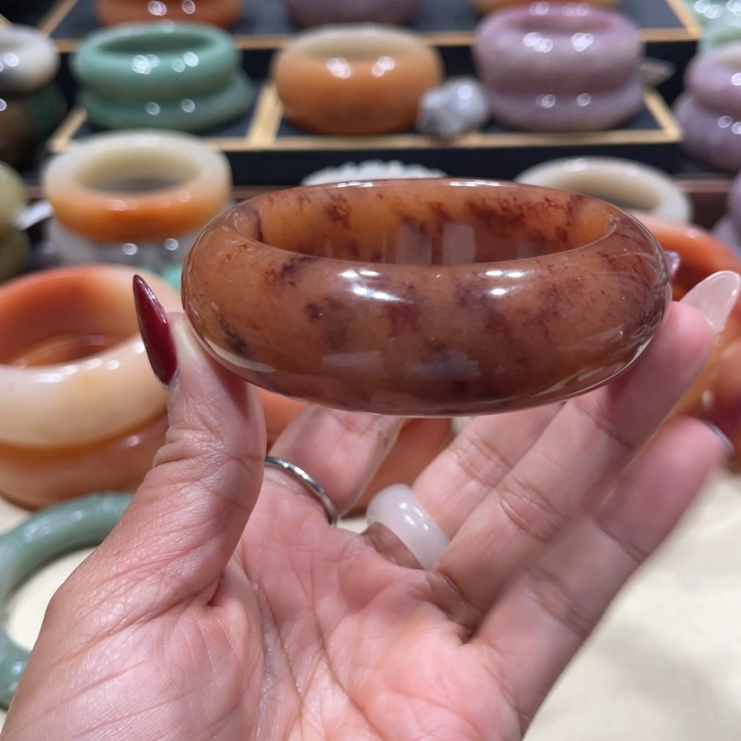 未镶嵌手镯石英岩玉