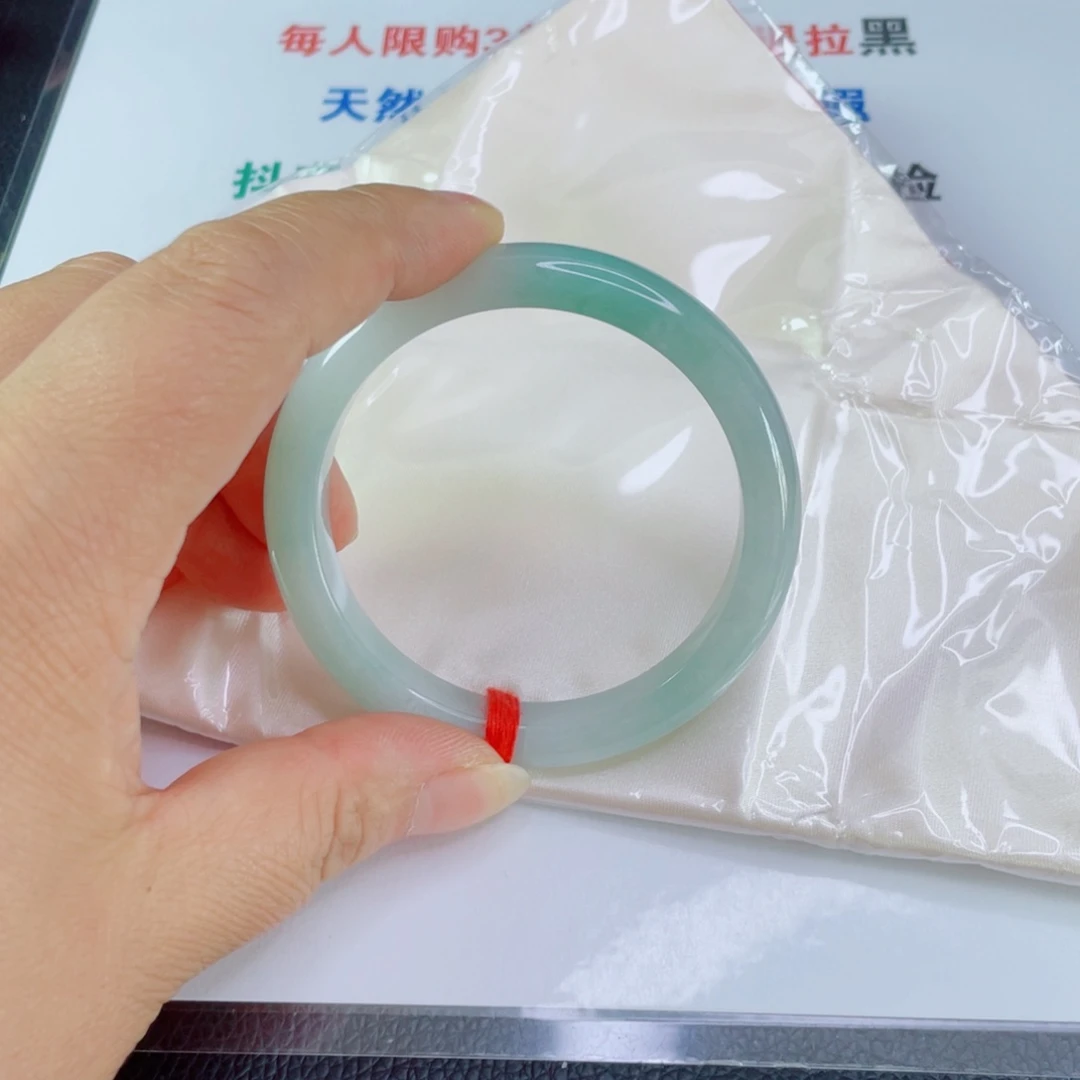 翡翠手镯未镶嵌阿*