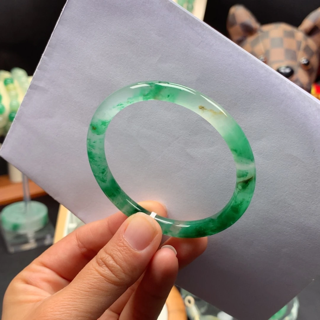 【闪购商品】未镶嵌手镯石英质玉