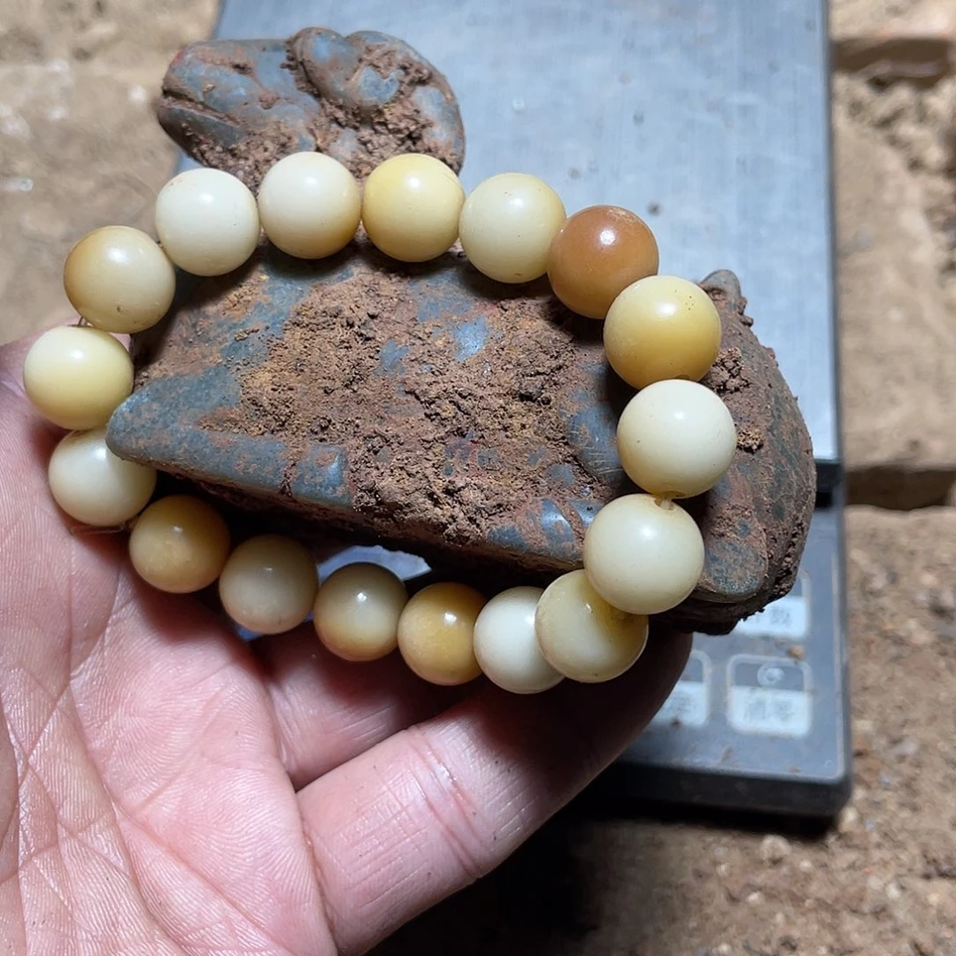 吊坠白玉菩提hjijhghhh