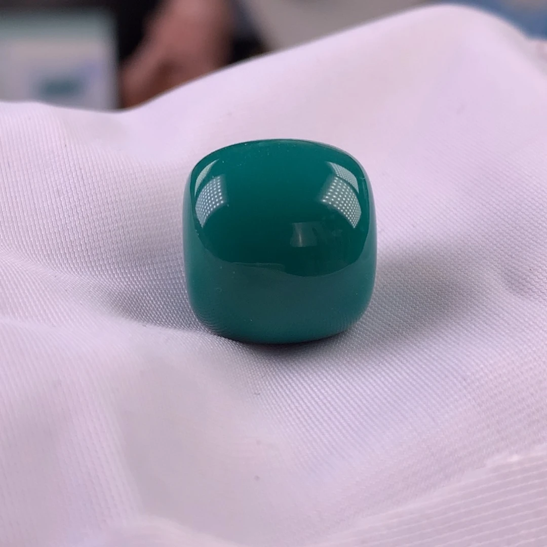 绿松石未镶嵌珠宝奇石15mm顶瓷