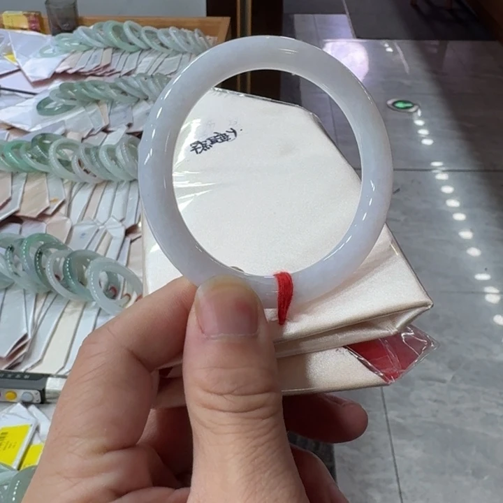 翡翠手镯未镶嵌纯天然缅甸翡翠A货买断