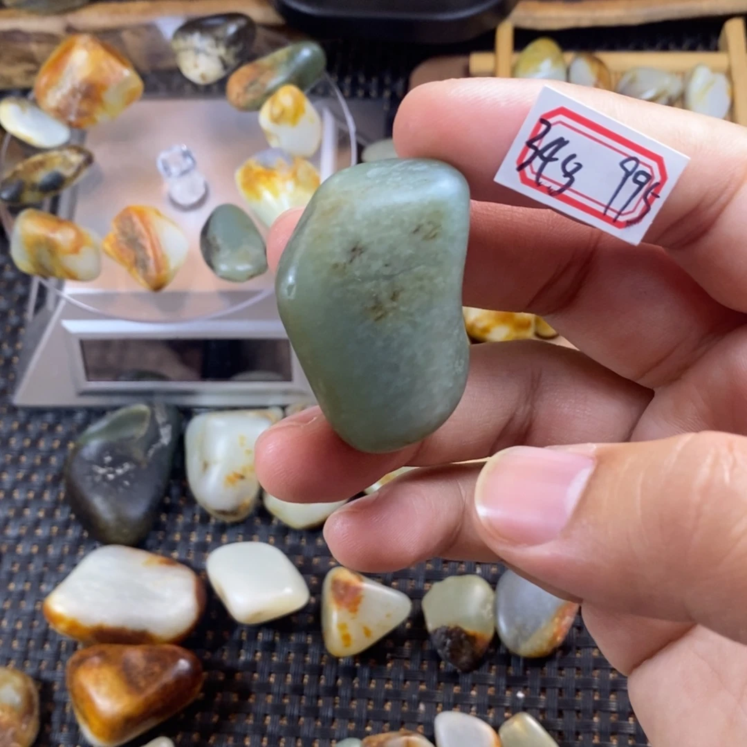 和田玉（糖玉）未镶嵌挂件