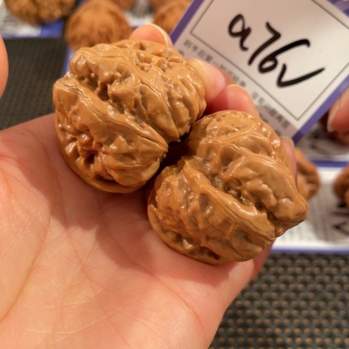 文玩核桃把件76号边3.9➕，肚4.4蛤蟆头