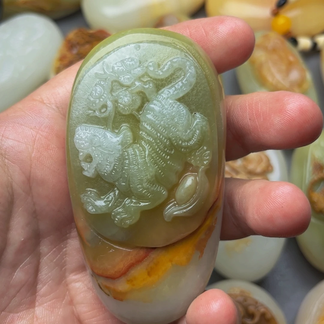 石材方解石手把件虎