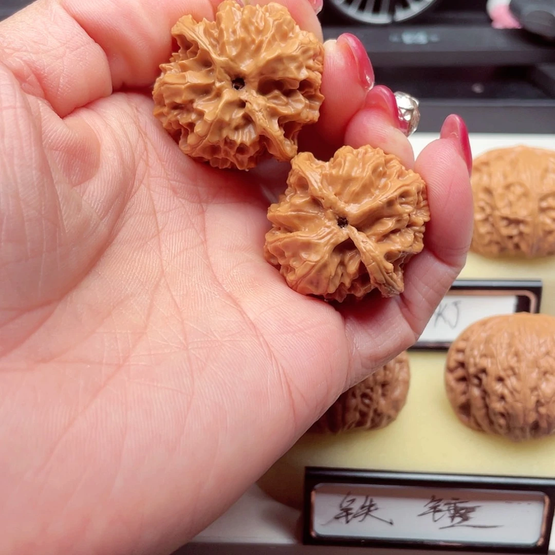 【闪购商品】吊坠桃核苹果园手捻已打底33+