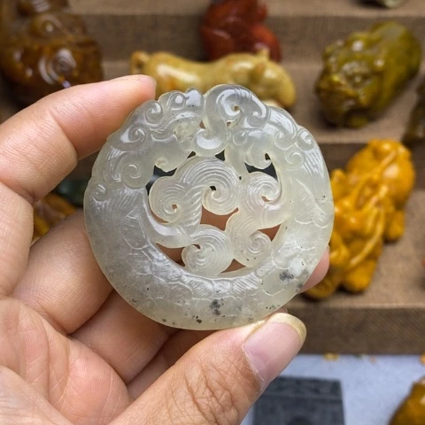 蛇纹石玉未镶嵌颈饰112