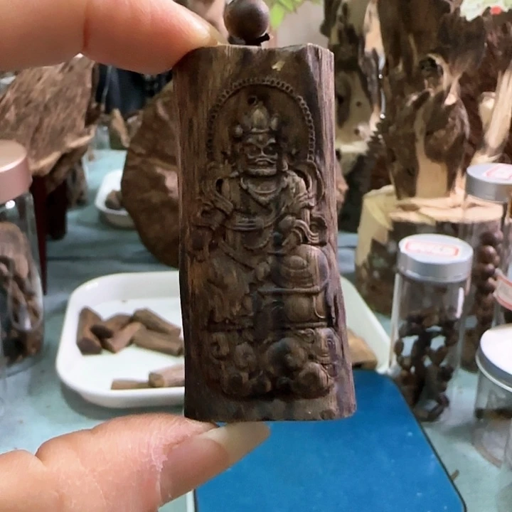 沉香吊坠绿棋楠沉香吊坠12.5克