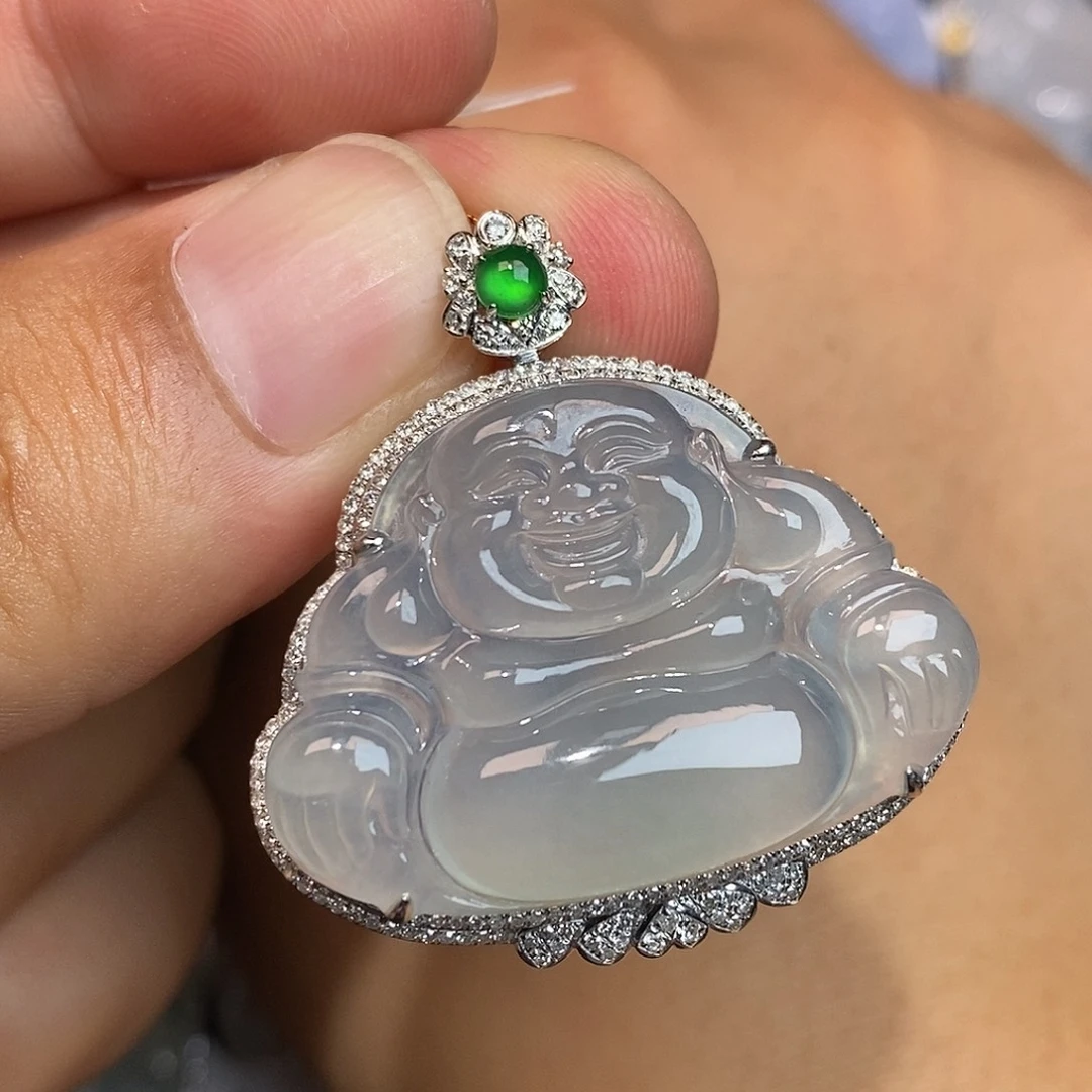 翡翠18K金镶嵌颈饰佛公