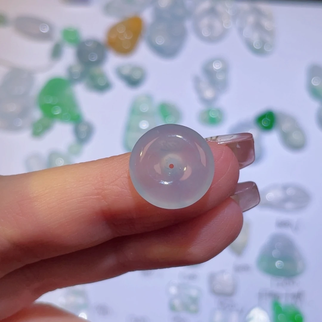 翡翠未镶嵌颈饰裸石