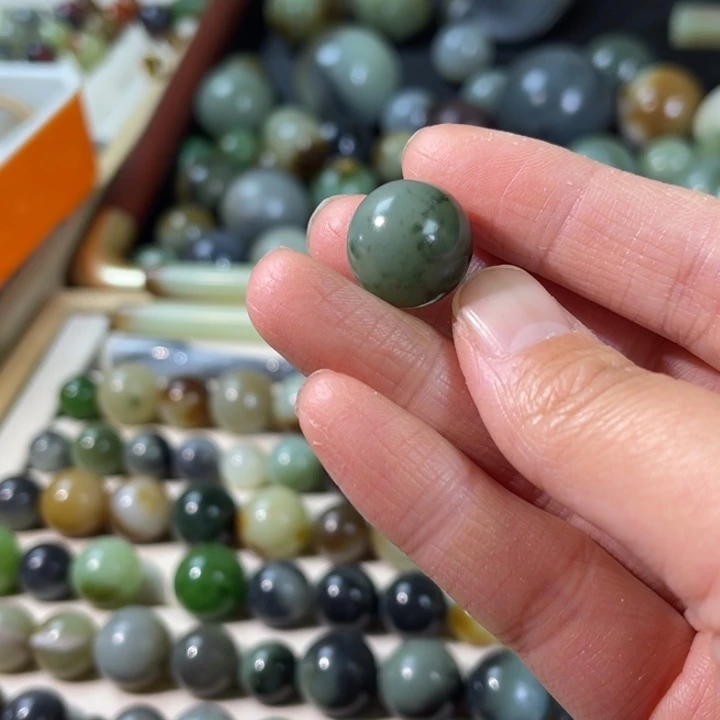 和田玉（糖玉）未镶嵌珠宝半成品16
