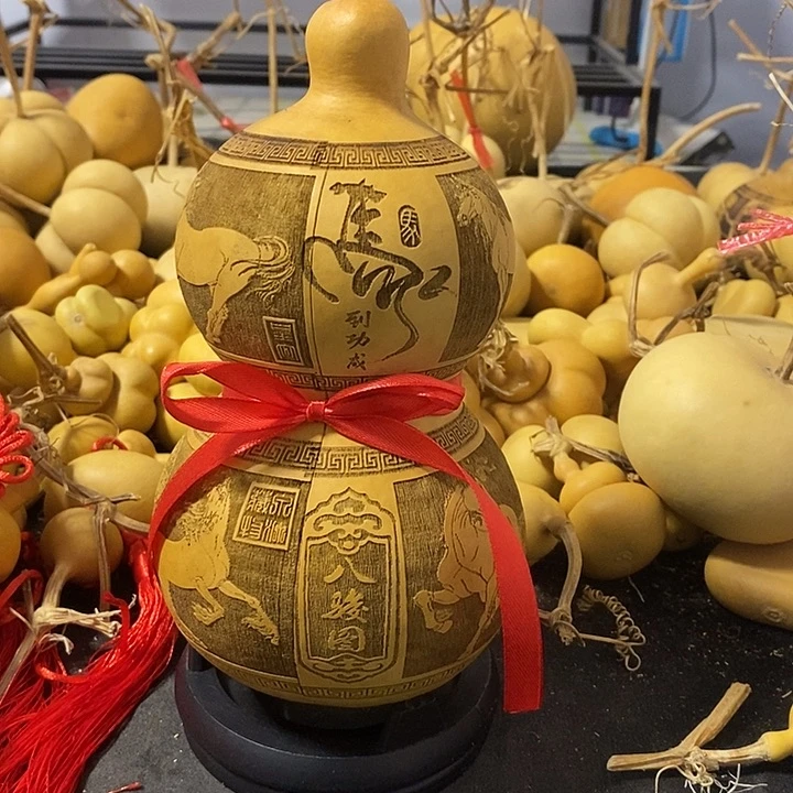 葫芦的颜色很好看带底座