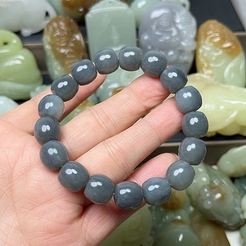 颈饰未镶嵌和田玉龍**神