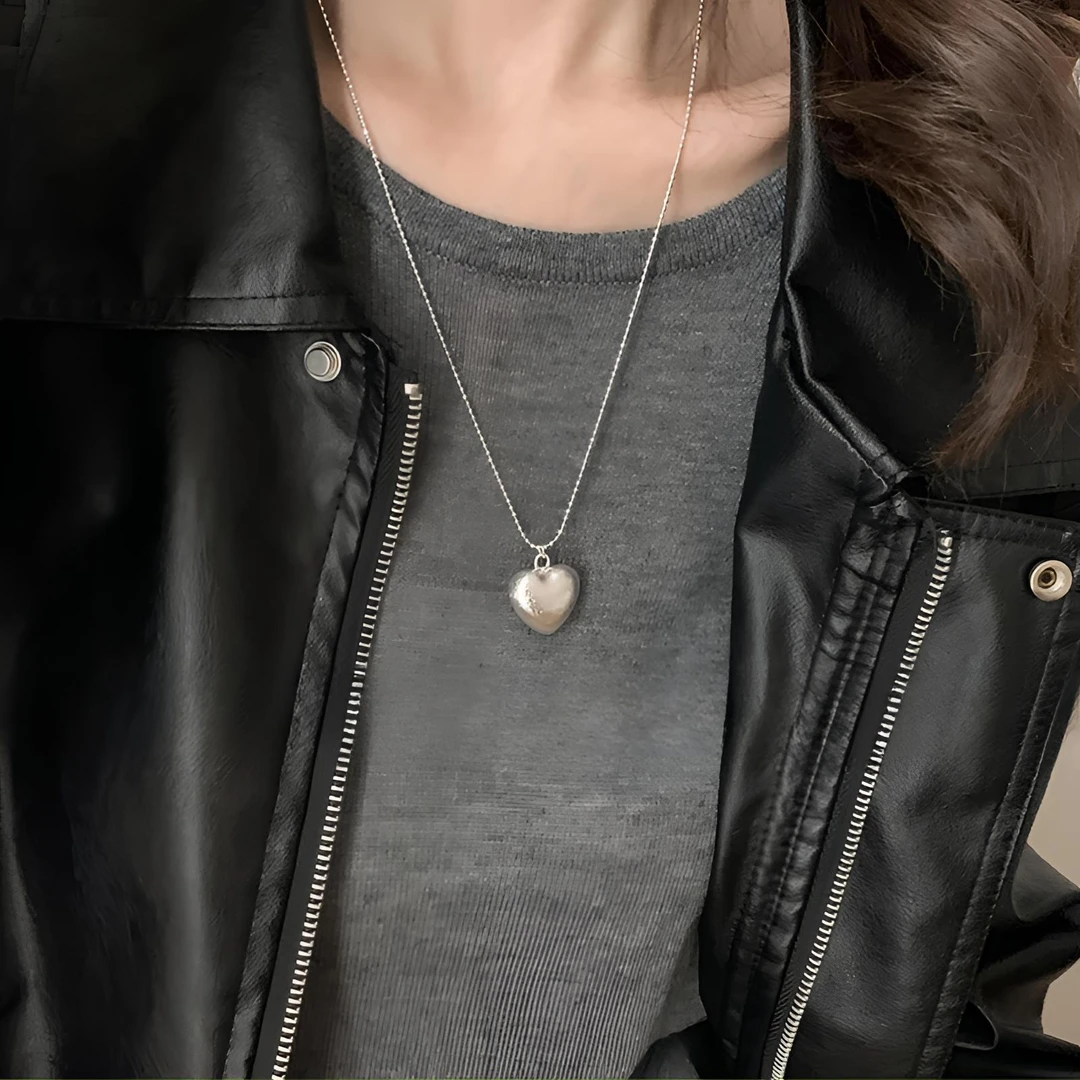 铜合金项链  银色拉丝爱心吊坠项链女秋冬轻奢小众气质毛衣链配饰