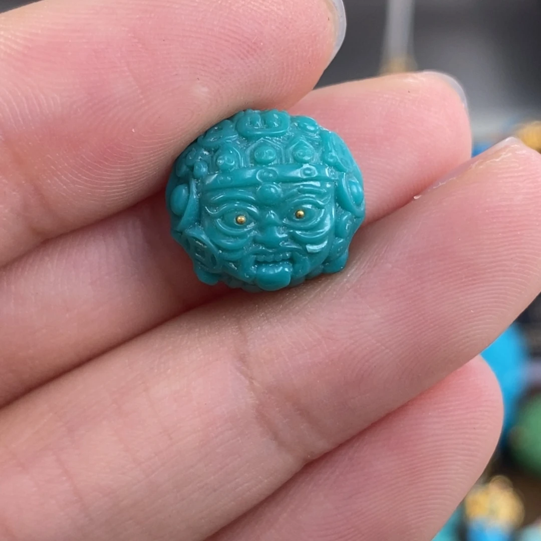 绿松石未镶嵌。绿扎基头