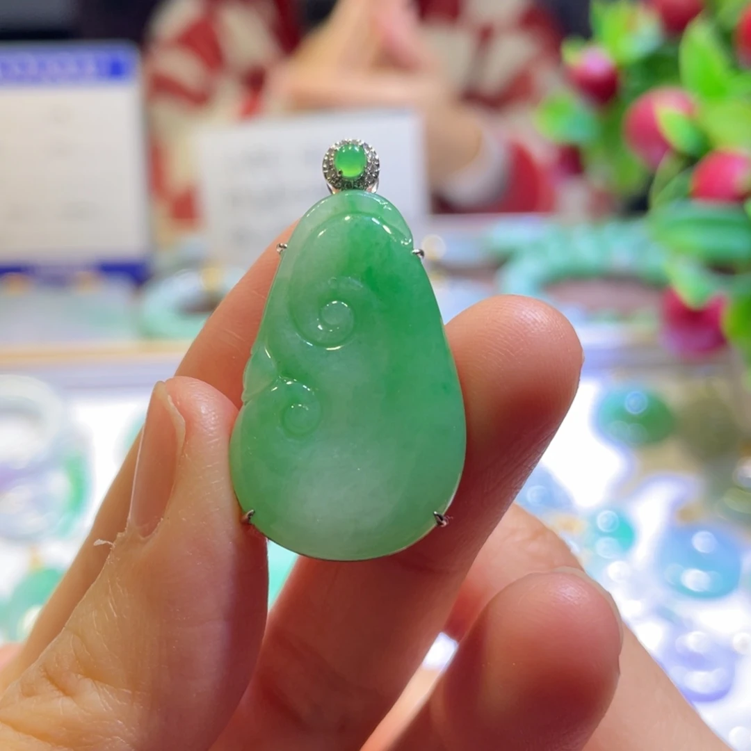 翡翠18K金镶嵌吊坠(不含链)如意