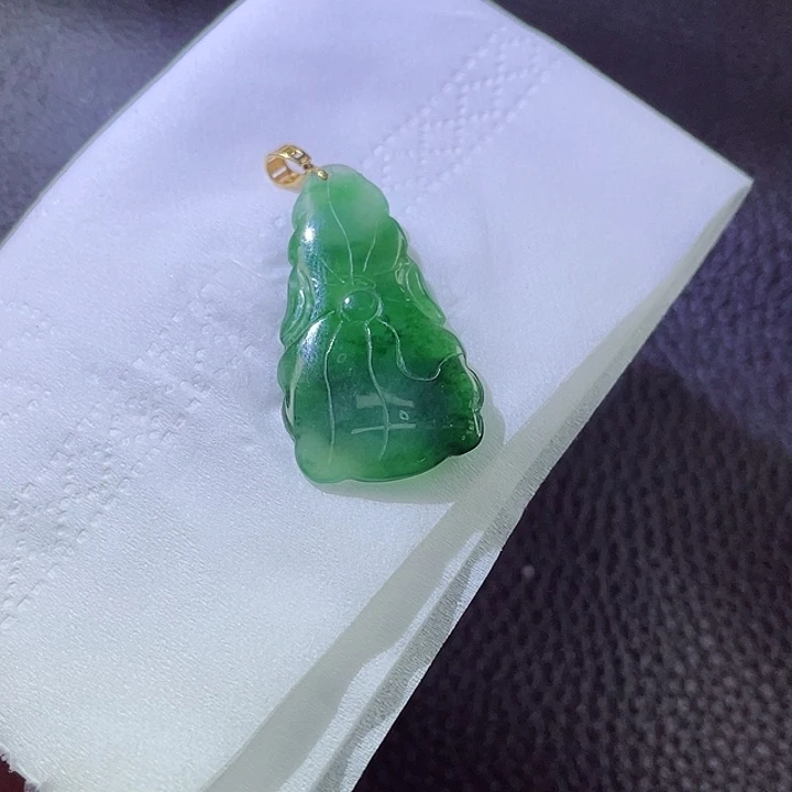 翡翠颈饰18K金镶嵌翡翠