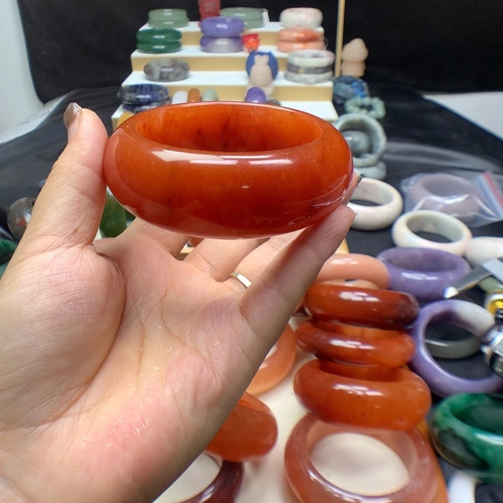 未镶嵌手镯石英质玉幸*