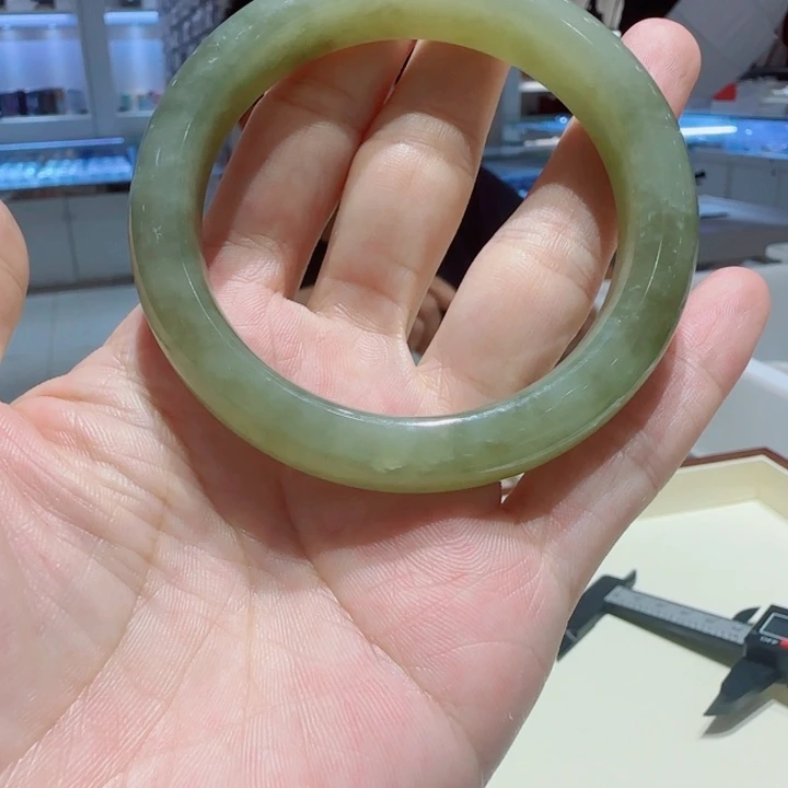 未镶嵌手镯和田玉127
