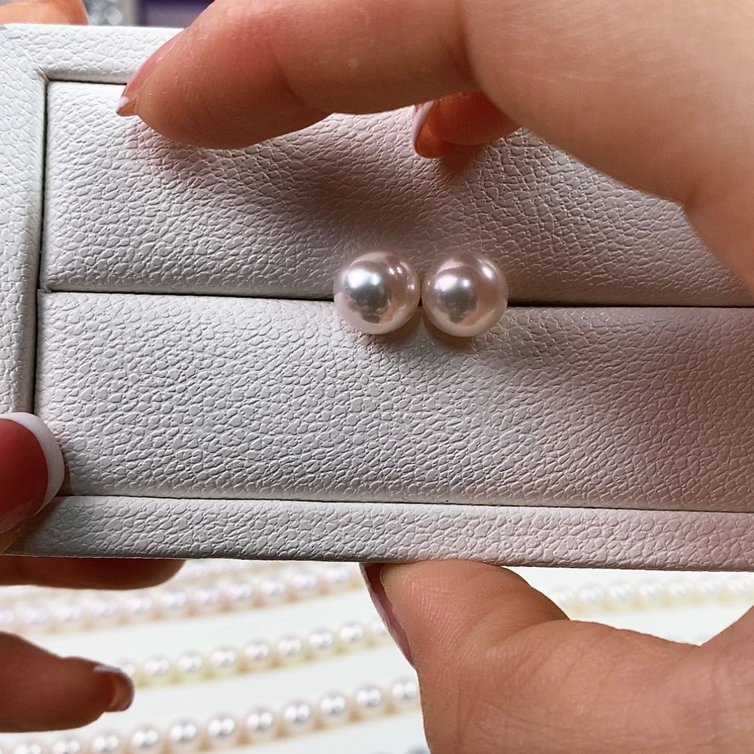 18K金镶嵌海水珍珠耳饰8.5-9mm日本海水珍珠耳钉（特选品质）