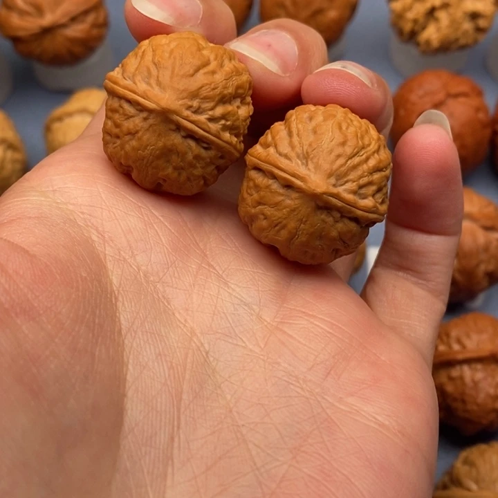 文玩核桃把件小圆球