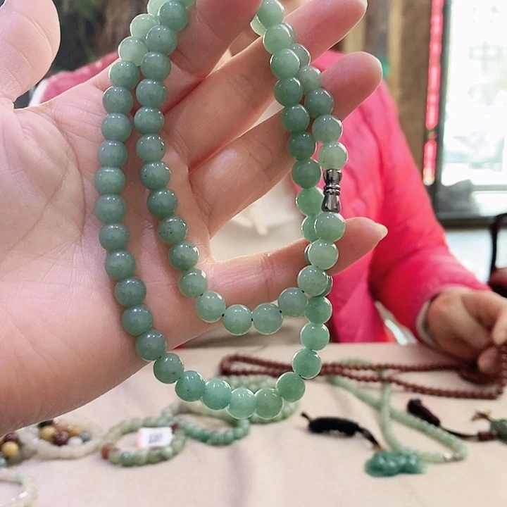 石英质玉颈饰未镶嵌