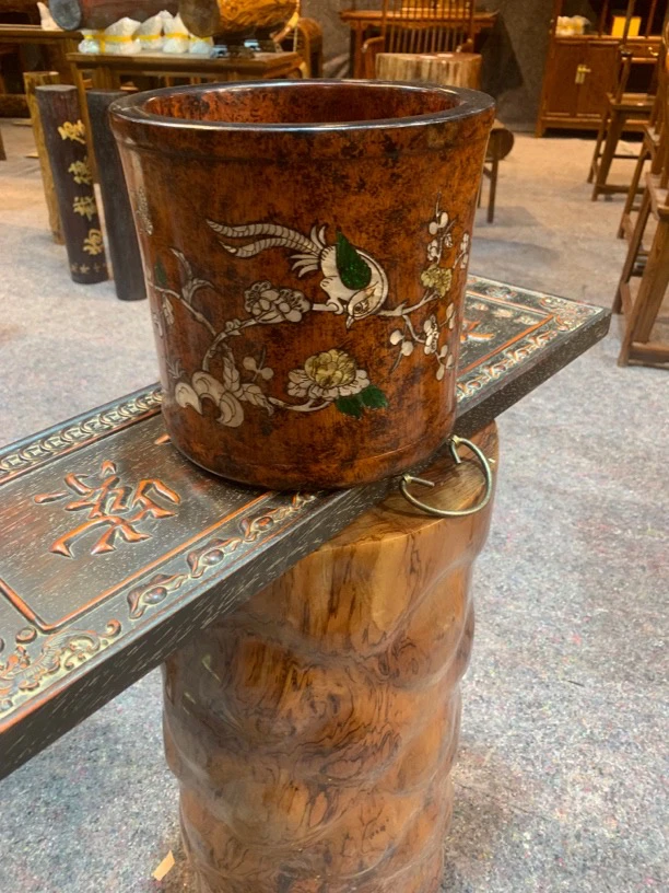 五星店铺：老油梨镶嵌大笔筒