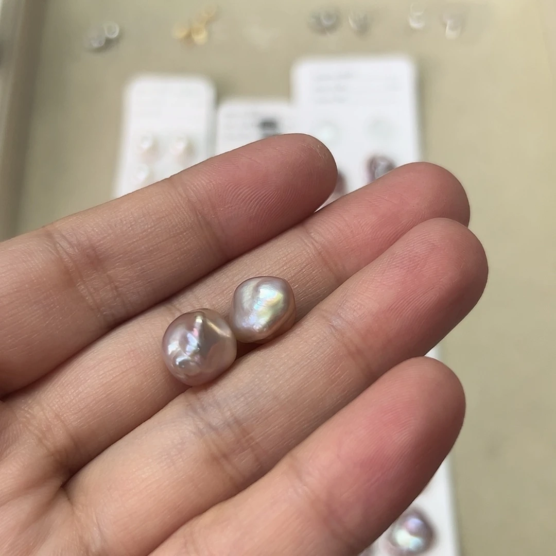 沐***森无非金属巴洛克花瓣耳饰