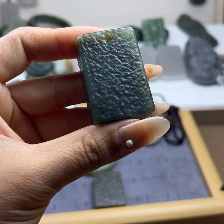 和田玉（糖玉）未镶嵌颈饰