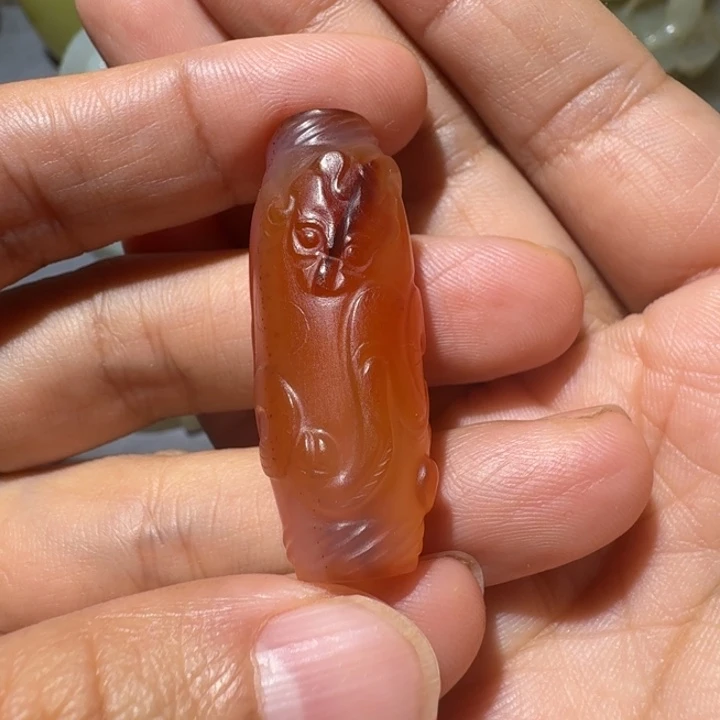 知***黑和田玉未镶嵌颈饰
