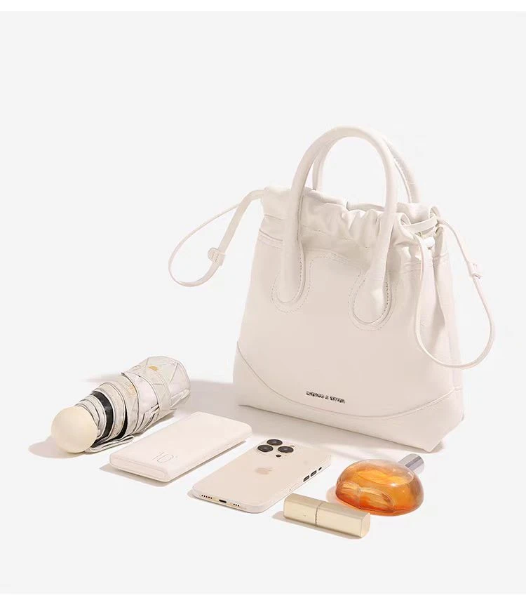 流浪袋大小号手提单肩斜挎链条水桶包女款